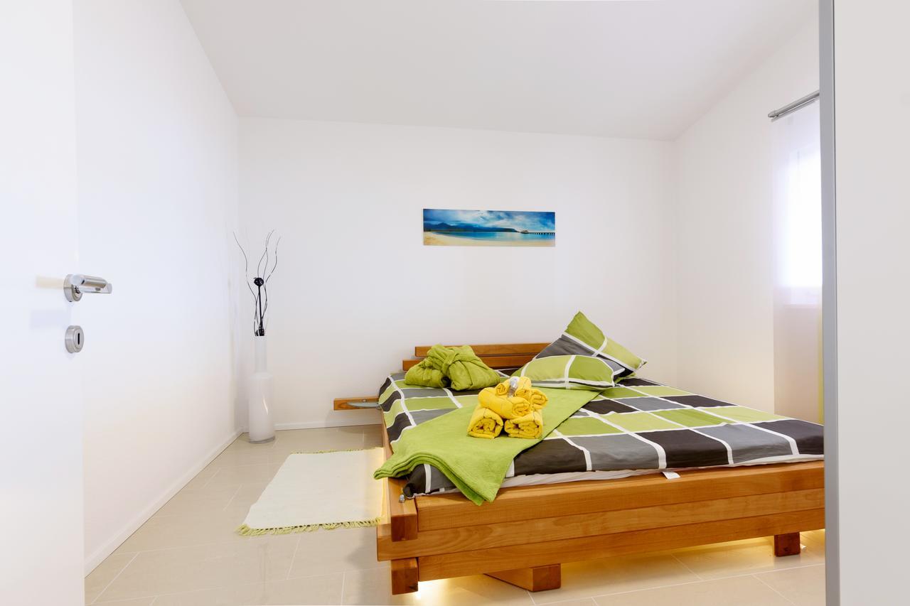 Studio Apartment Maslina Горни-Карин Экстерьер фото