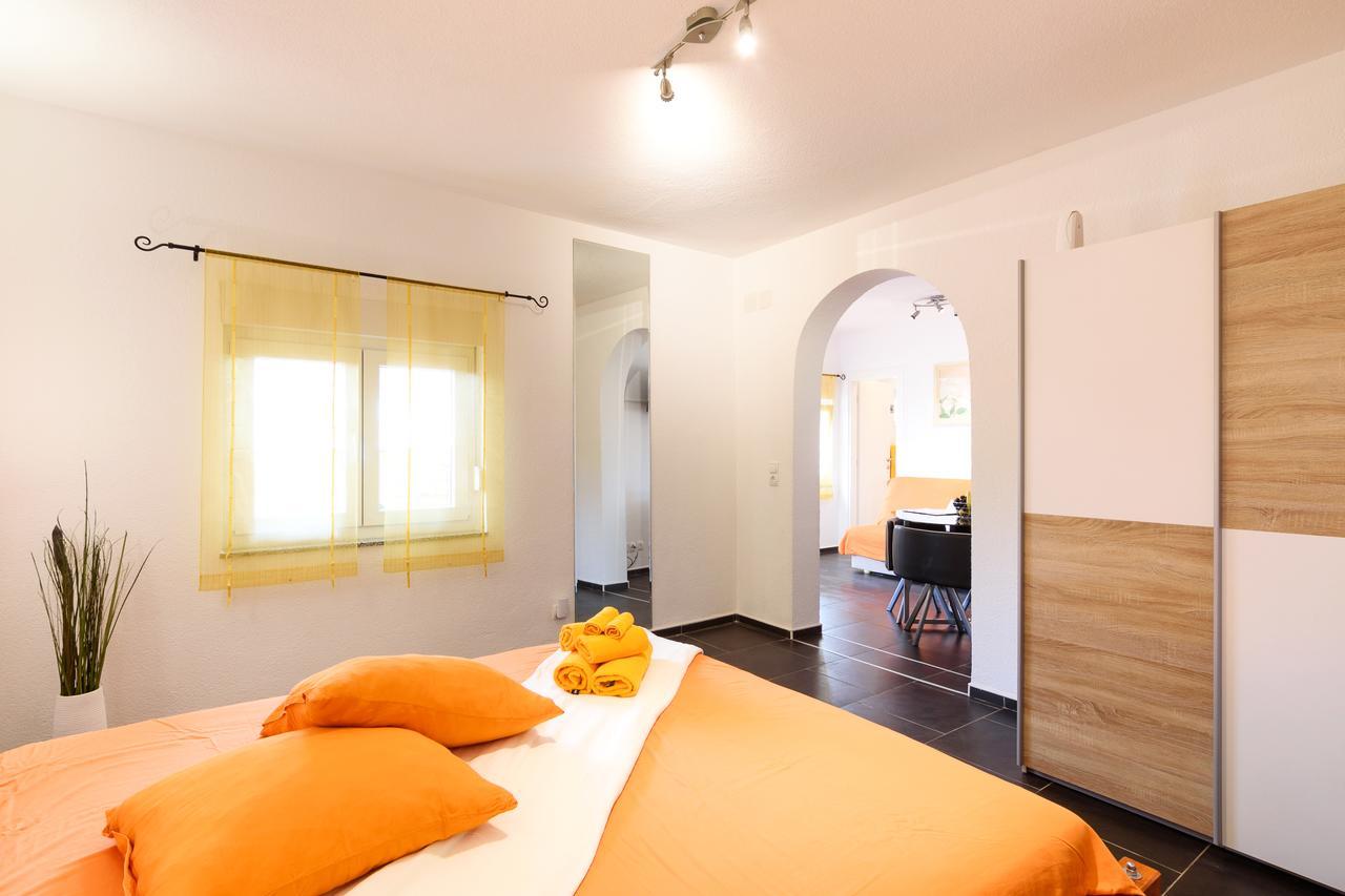 Studio Apartment Maslina Горни-Карин Экстерьер фото