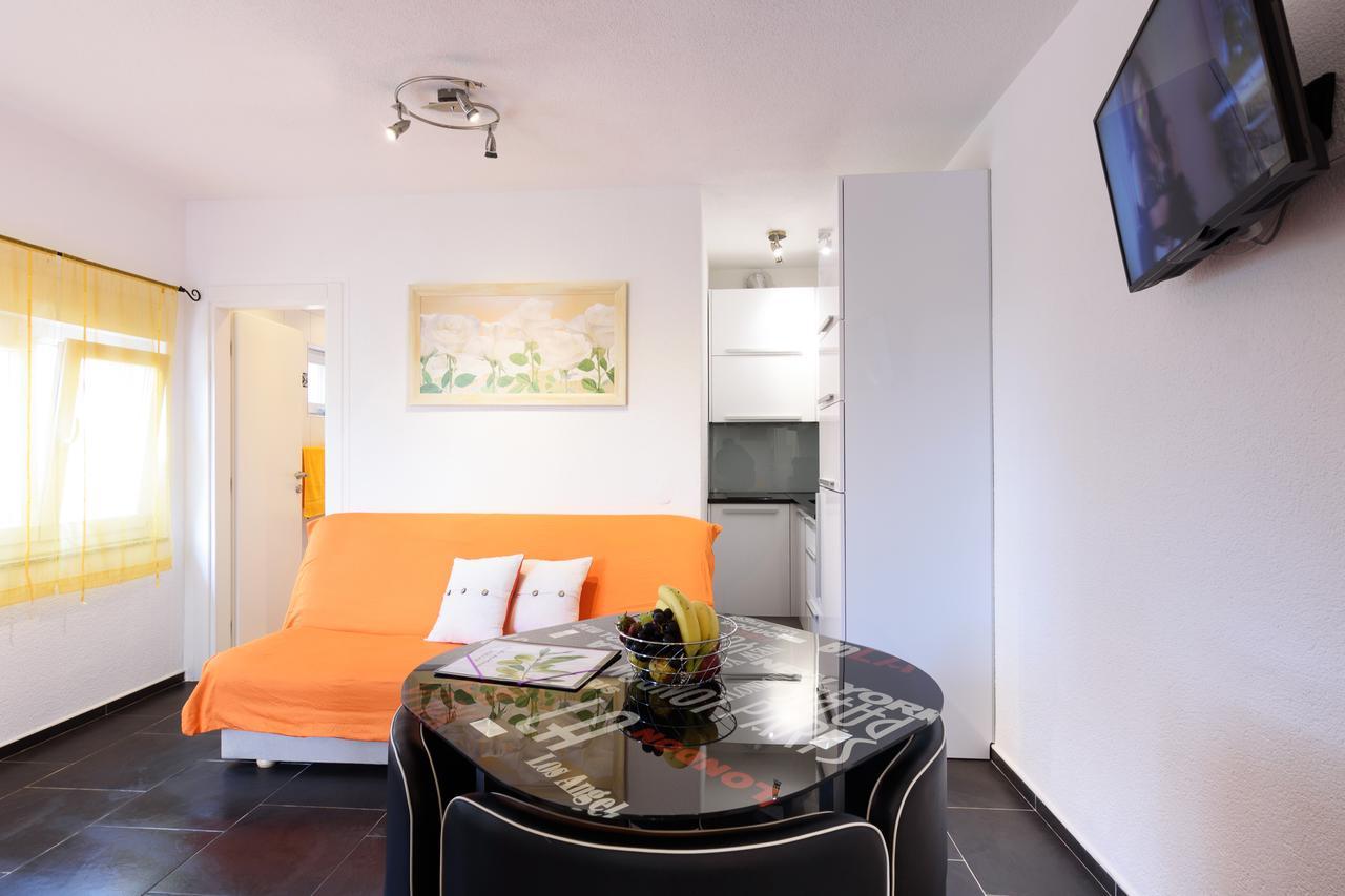 Studio Apartment Maslina Горни-Карин Экстерьер фото